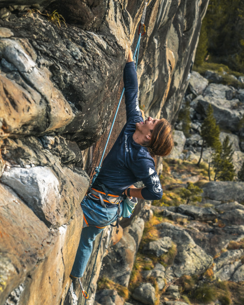 Arrampicata sportiva falesia Zoia Valmalenco Michele Franciotta